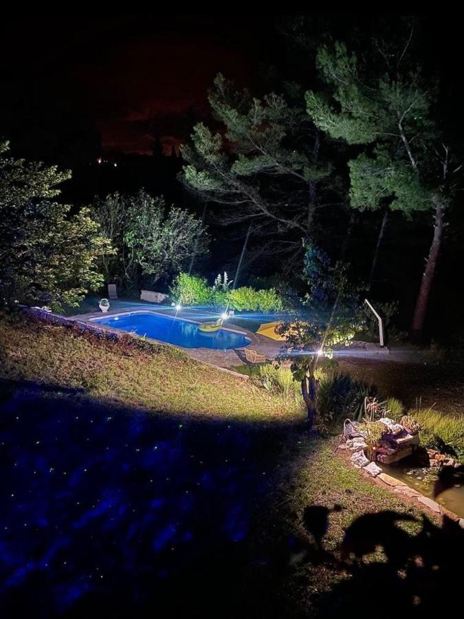Villa Avec Piscine Au Calme セイヤン エクステリア 写真